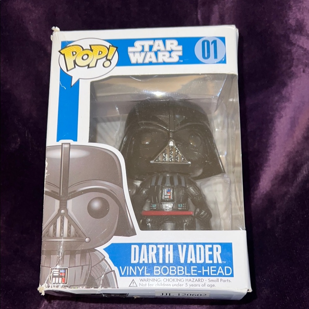 Funko Pop! Star Wars Darth Vader Vinyl Bobble-Head #01